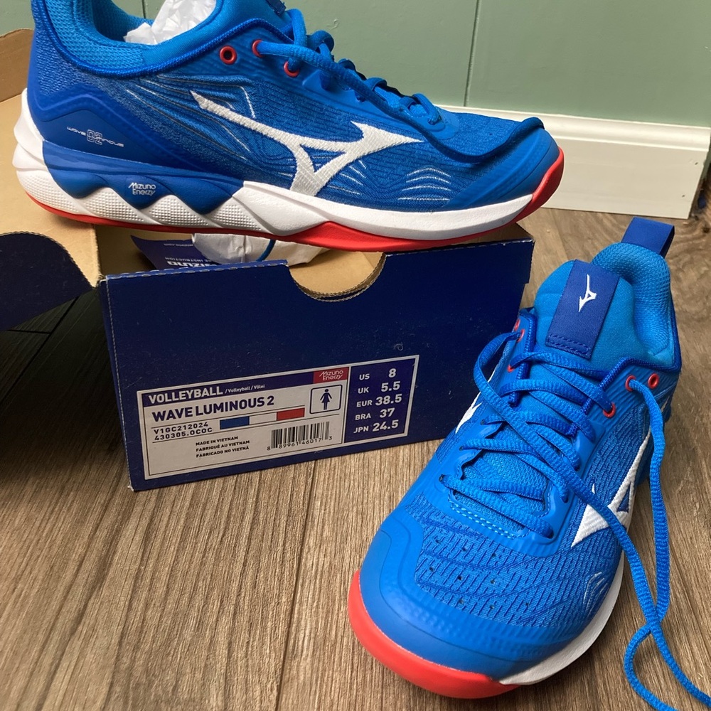 Mizuno Wave Luminous 2  Womens 8 NWT
